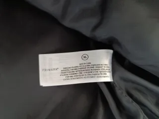 Cazadora efecto piel negra