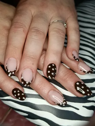 MANICURA A DOMICILIO