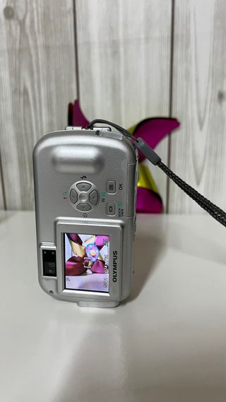 Cámara Digital Olympus C-150