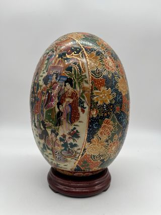 Huevo Porcelana China Decorado con Peana