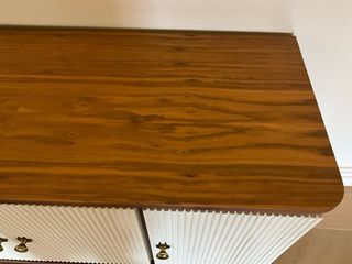 Aparador de madera moderno