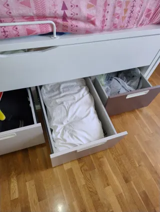 Cama nido compacta con cajones