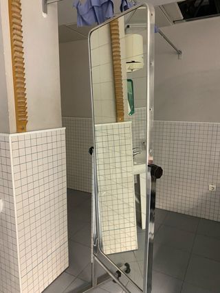 Espejo de pared plateado consulta por precio