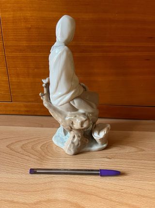 Figura Lladro Niña con Pajarito