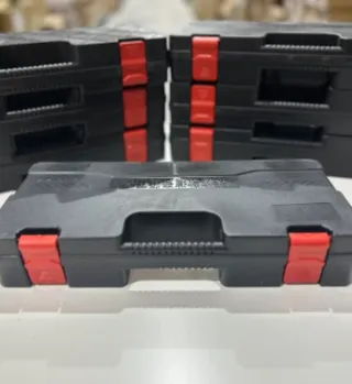 Pistola de clavos y accesorios