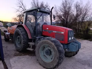 Tractor Massey Ferguson 4255..
