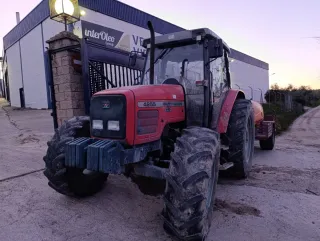 Tractor Massey Ferguson 4255..