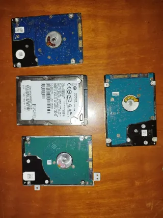 Escucho ofertas 4 Discos Duros HDD Hitachi 500GB
