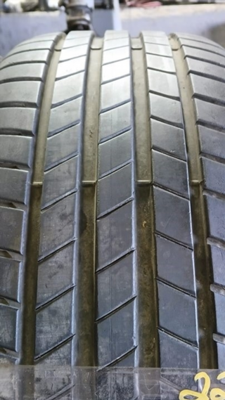NEUMATICO 225/45R17