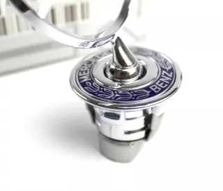 Logo Capó Mercedes W202 W203 W208 W210 W211 W124