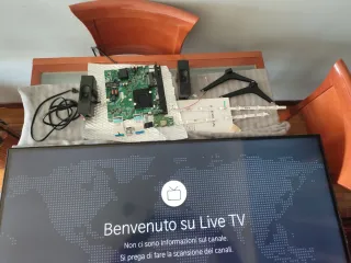 Placa base Hisense TV y componentes