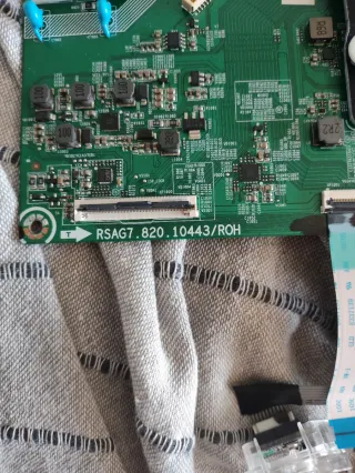 Placa base Hisense TV y componentes