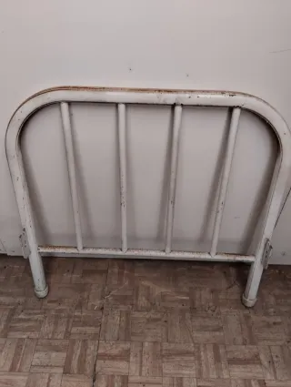 Cabecero metálico antiguo