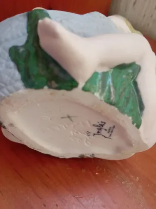 Figura porcelana niña con cesta