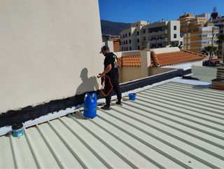 Impermeabilización y pintura de tejados