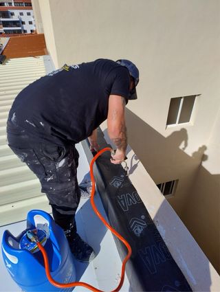 Impermeabilización y pintura de tejados