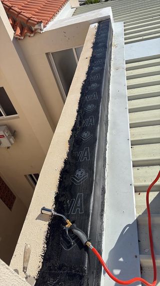 Impermeabilización y pintura de tejados