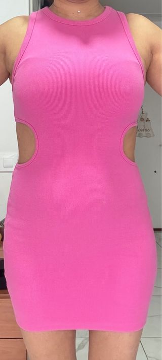 Vestido rosa con aberturas
