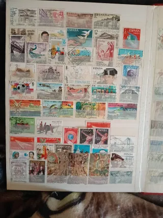 Álbum sellos España 1500 sellos