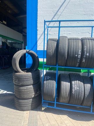 Neumáticos 255/35R19 y 165/65R13