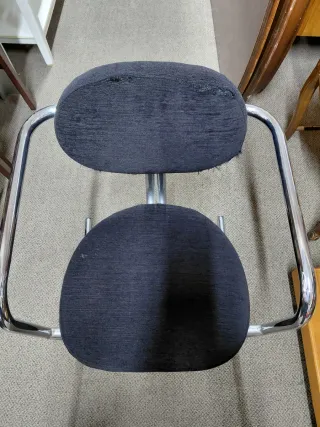 Silla Cantilever Negra y Plateada