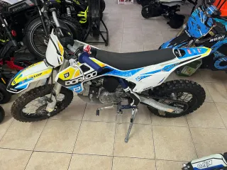 Pit Bike a partir de 699€ de 90cc-190cc...
