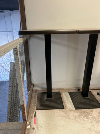 3 mesas bar madera y 7 sillas