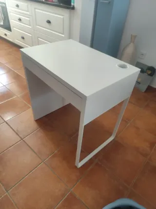 Escritorio blanco Ikea