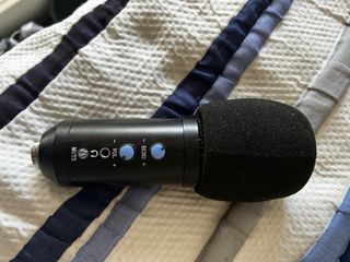 Micrófono de mesa para gaming