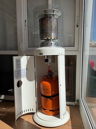 Estufa exterior blanca