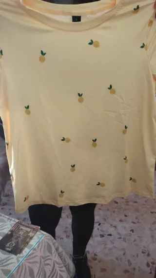 Camiseta amarilla con estampado de limones Talla L