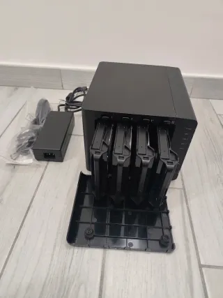 Synology DS415+ NAS Server