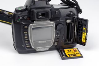 Cámara Nikon D70 (solo cuerpo)