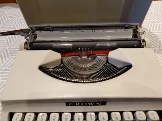 Máquina de escribir CROWN portátil