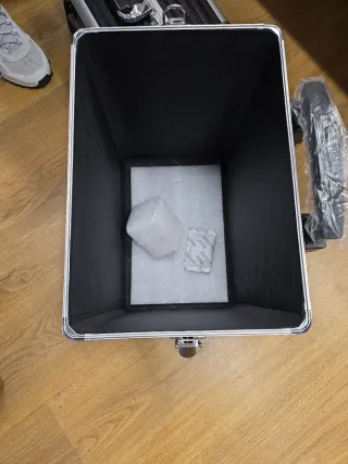 Maleta de maquillaje con ruedas