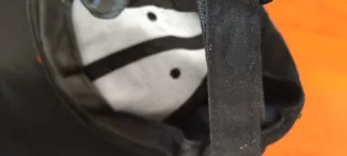 Gorra infantil negra con logo