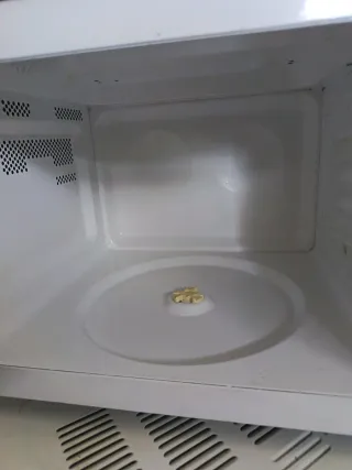 Microondas Daewoo funcionando