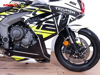 TRIUMPH DAYTONA 660