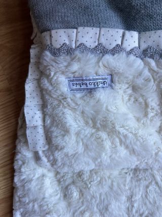 Unikko bebes. Manta de bebé con corona