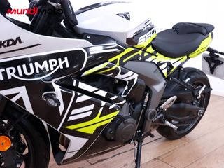 TRIUMPH DAYTONA 660