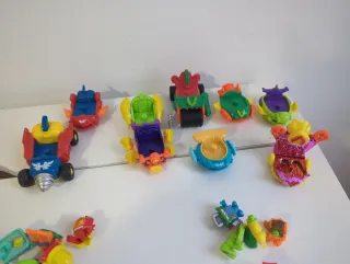 Lote Superthings 50 figuras + 9 coches