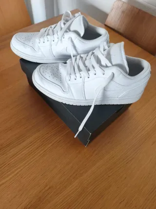 Nike Air Jordan 1 Low Blancas