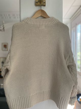 Jersey de lana trenzado beige