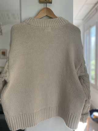 Jersey de lana trenzado beige