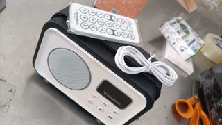 - Sunstech RPBT450BK - Radio de diseño retro con