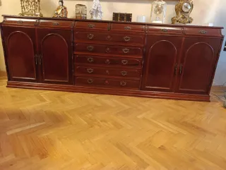 Aparador de madera maciza