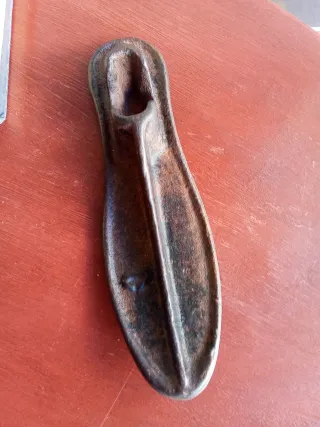 Antigua horma de hierro para zapatero