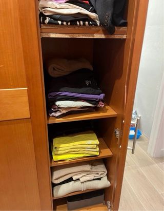 Armario esquinero de madera