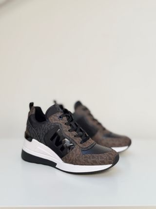 Zapatillas Michael Kors Marrones y Negras