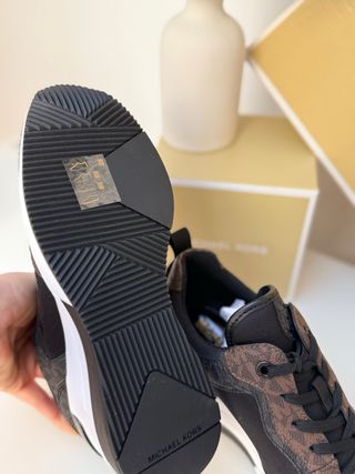 Zapatillas Michael Kors Marrones y Negras